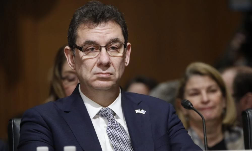 Ο Έλληνας της Pfizer που είπε «όχι» στον Τραμπ για το εμβόλιο κορονοϊού